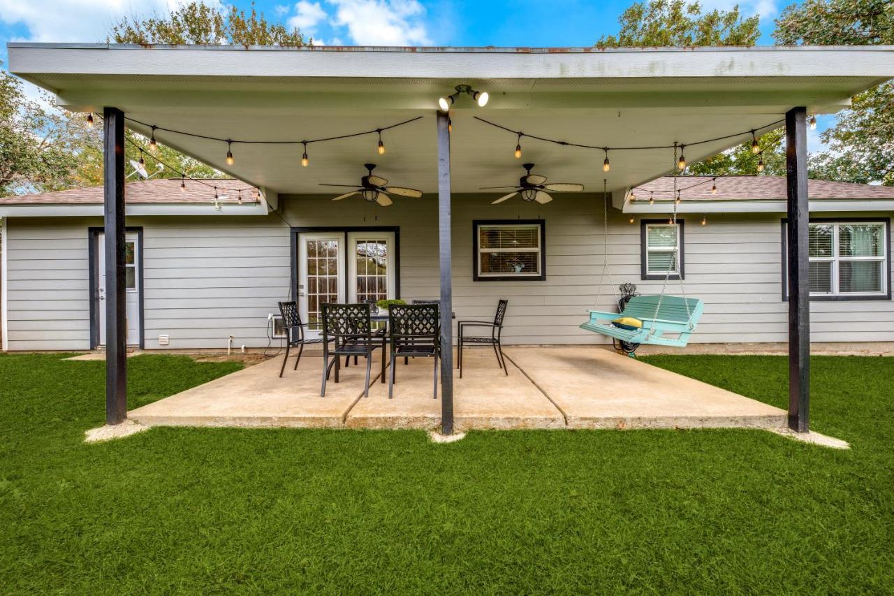 Cozy 4 Bedroom Home Blocks To Main Street And Wineries เฟรเดอริกส์เบิร์ก ภายนอก รูปภาพ